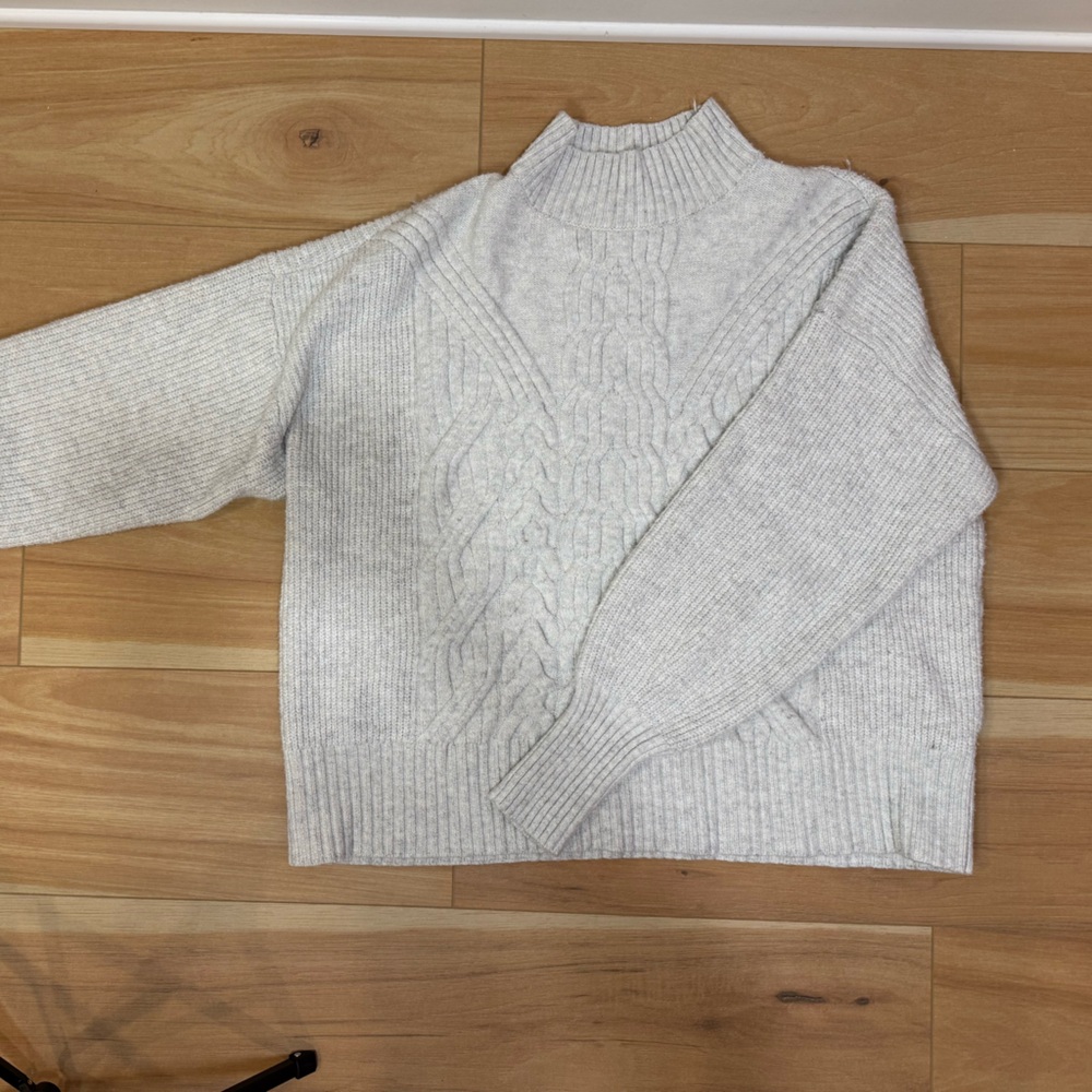 Simply Vera Vera Wang Light Gray Cable Knit Sweater